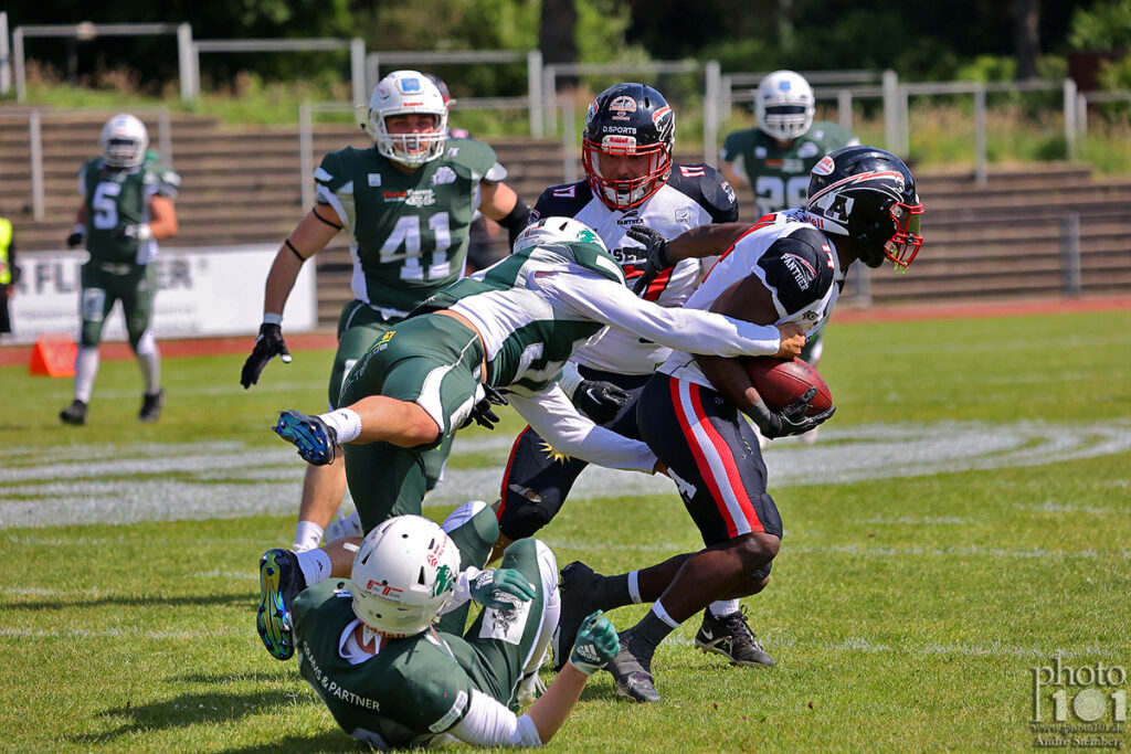 Düsseldorf Panther, Bielefeld Bulldogs, American Football, AFVD, American Football Verband Deutschland, GFL, GFL2, German Football League, German Football League 2, German Football Network, Photo101