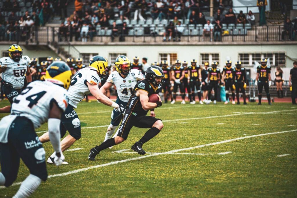 Hildesheim Invaders, Berlin Adler, American Football, AFVD, American Football Verband Deutschland, GFL, German Football League, GFL2, Regionalliga, German Football Network,