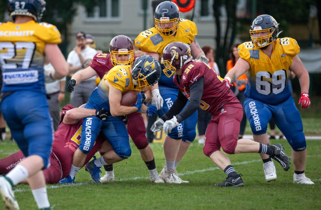 Wiesbaden Phantoms, Rüsselsheim Crusaders, American Football, AFVD, American Football Verband Deutschland, GFL, German Football League, GFL2, Regionalliga, German Football Network,